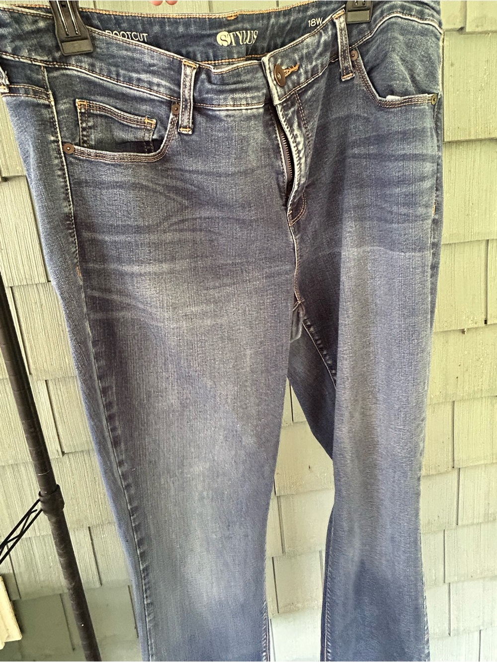 STYLUS Women’s Boot Cut Jeans in Faded Blue Wash